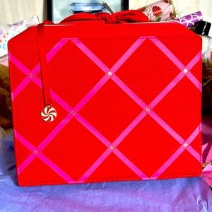 Estée Lauder Holdiday Bag